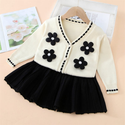 2-piece Toddler Girl 3D Flower Decor V-neck Knitted Cardigan & Solid Color Pleated Skirt