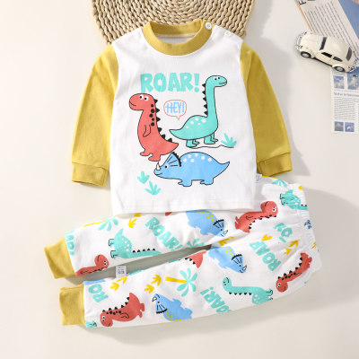 Top a maniche lunghe stampato con animali dei cartoni animati da bambino in 2 pezzi e pantaloni coordinati