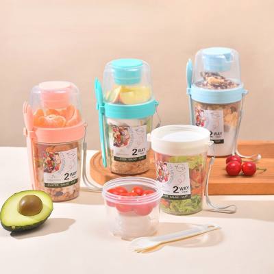 Breakfast salad cup oatmeal cup portable fruit and vegetable yogurt with fork lid