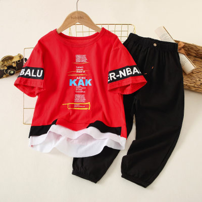 T-shirt e pantaloncini con stampa di lettere di moda estiva per ragazzi