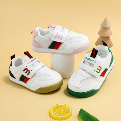 حذاء رياضي بشريط فيلكرو مرقع بألوان متعددة للأطفال الصغار