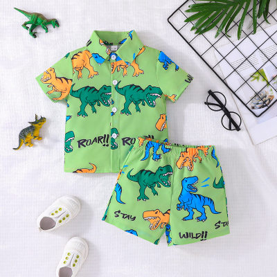 Conjunto de dos piezas de pantalones cónicos con estampado de dinosaurio multicolor informal para niño