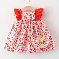 1395 Kinderrock Großhandel Kinder Sommer neues Produkt Baby Mädchen Kleid mit fliegenden Ärmeln Prinzessinnenrock wird mit Bambuskorb-Umhängetasche geliefert  Wassermelonenrot