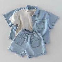 Ins estilo coreano infantil, hombre y mujer bebé de manga corta denim bolsillo camisa pantalones cortos traje conjunto de moda de verano  Azul claro