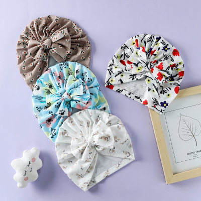 Baby-Kopftuch aus reiner Baumwolle mit Blumenmuster und Schleife