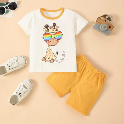 2-piece Toddler Boy Pure Cotton Giraffe Printed Short Sleeve T-shirt & Solid Color Shorts