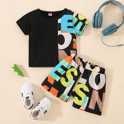 Camiseta e shorts bebê menino 2 peças com padrão de letras assimétricas