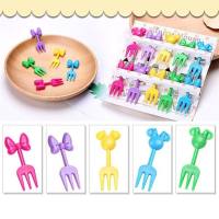 Tenedor de fruta de dibujos animados para el hogar japonés, animal creativo para niños, juego de tenedor para fruta de plástico, letrero para el almuerzo  Multicolor