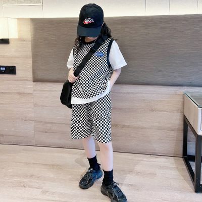 Summer children's fake two-piece checkerboard leisure suit for medium and large girls black and white checkered short-sleeved shorts two-piece suit