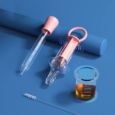 Baby medicine feeder to prevent choking when taking medicine syringe-style straw
