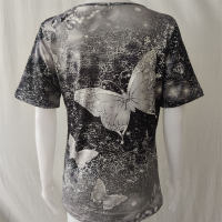 Camiseta con estampado de mariposas de manga corta para mujer  gris