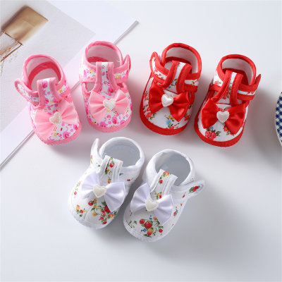 Sapatos infantis com sola macia em tecido floral com padrão de laço para bebês e crianças pequenas