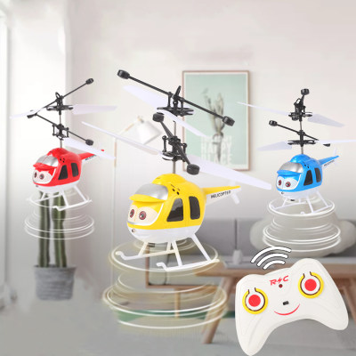 Helicóptero de controle remoto com padrão de desenho animado infantil