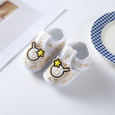 Sapatos infantis com sola macia em tecido pirulito para bebê