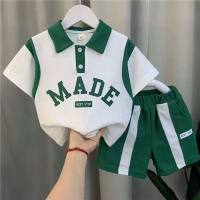 Costume d'été pour garçons, cool et beau, vêtements de rue à manches courtes pour enfants, polo d'été pour bébé, tendance, nouvelle collection 2024  vert
