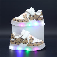 حذاء رياضي باعث للضوء LED مطبوع عليه حروف للأطفال  كاكي