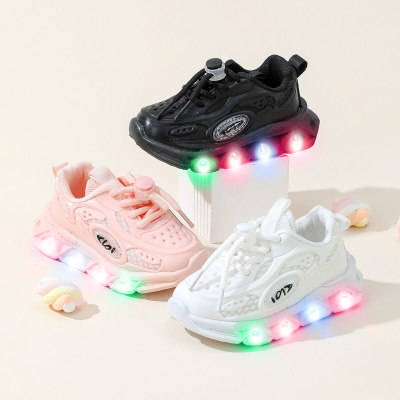 حذاء رياضي برباط LED بلون موحد للأطفال الصغار