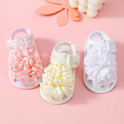 Zapatos de velcro hueco con decoración floral 3D para niña bebé