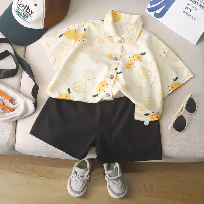 Camisas infantis, camisas masculinas de verão de manga curta na moda para meninos com estampa de rua, elegantes ternos de bebê para meninos estilo Hong Kong para férias