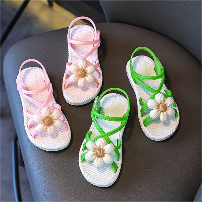 Sandalias infantiles de flores.