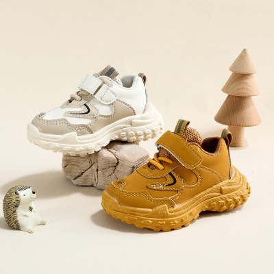 حذاء رياضي بشريط فيلكرو مرقع بلون موحد للأطفال الصغار