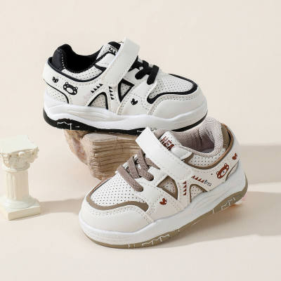 حذاء رياضي بشريط فيلكرو مرقع للأطفال بسن المشي