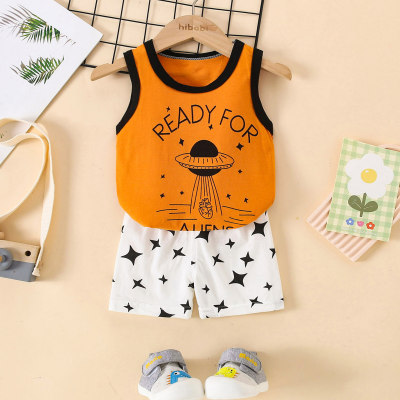 Chaleco de 2 piezas de algodón puro para niños pequeños con estampado de letras y OVNI y pantalones cortos con estampado de estrellas