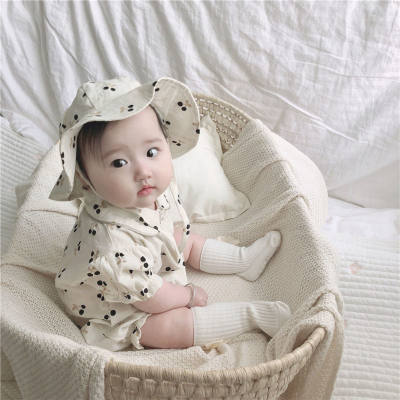 Infant and toddler one-piece romper for baby girls with printed doll collar and crawling clothes for going out with hat