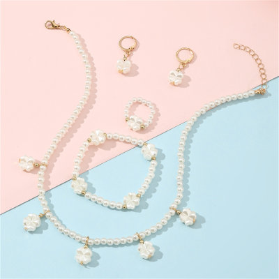 Ensemble de bijoux, collier, bracelet, bague, perles blanches, 5 pièces