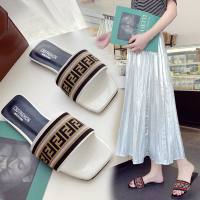 Simple European and American style, fashionable English splicing, bold colors, women's casual slippers  White