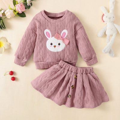 Suéter y falda con patrón de conejo dulce bebé