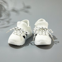 حذاء رياضي للأطفال الصغار بألوان مرقعة  أبيض
