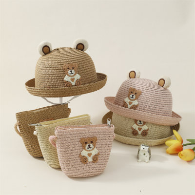 Chapéu balde com aplique de urso infantil e minibolsa combinando