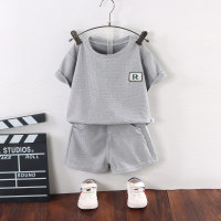 Camiseta de manga corta con patrón de letras de color sólido para niña pequeña de 2 piezas y pantalones cortos a juego  gris