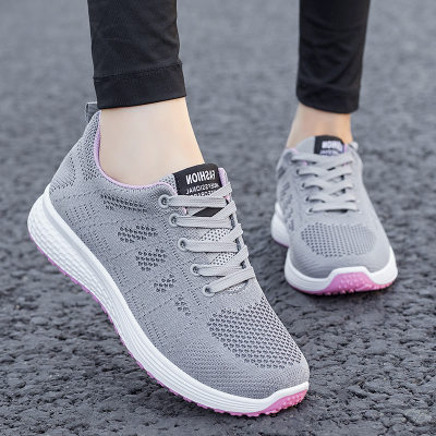 New style shoes for women, soft sole, comfortable casual shoes, trendy sports shoes for women