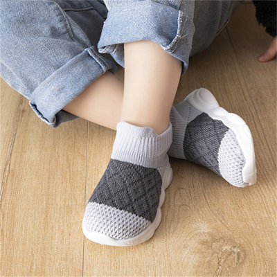 Zapatillas deportivas sin cordones con diseño de bloques de colores para niños pequeños