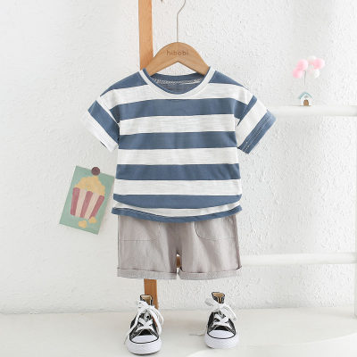 Top y shorts de rayas de manga corta para bebé niño