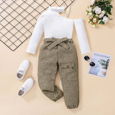 Blusa e calça de manga raglan cor sólida para criança com cinto