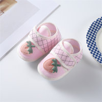 Sapatos infantis com sola macia em tecido com padrão de cenoura 3D para bebê  Rosa