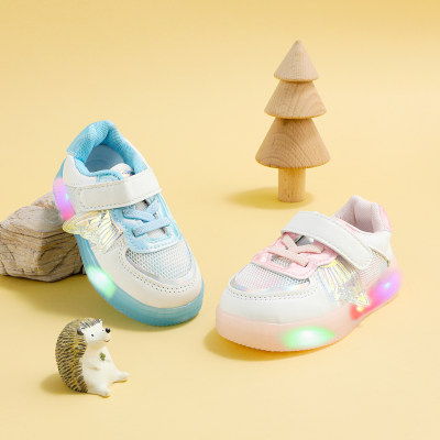 حذاء رياضي بشريط فيلكرو مرقع بألوان LED للفتيات الصغيرات