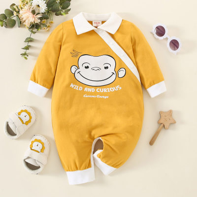 Macacão de manga comprida com estampa de letra de desenho de bebê