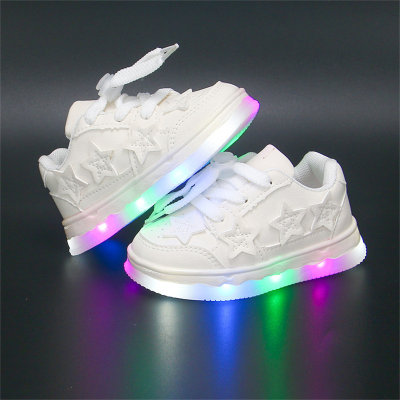 حذاء رياضي بنجوم LED للأطفال الصغار