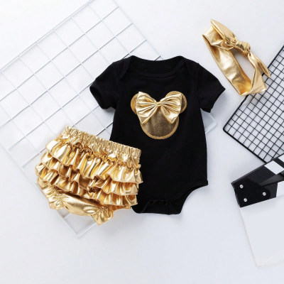 بدلة رومبر مزينة بقوس للطفل الرضيع، مع شورت ذهبي وحذاء وشريطة شعر، مكونة من 4 قطع.