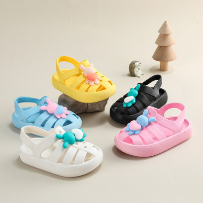 Sandalias huecas con decoración de conejito de color sólido para niña pequeña