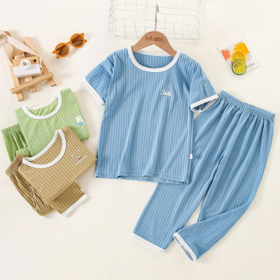 2-piece Toddler Boy Solid Color Short Sleeve Top & Matching Pants
