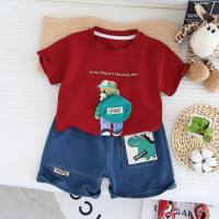 Novedad de verano, jersey de dos piezas a la moda informal para niños, camiseta de manga corta para niño, pantalones cortos vaqueros de dinosaurio para bebé  rojo