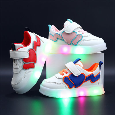 Zapatos deportivos para niños, zapatos infantiles luminosos LED simples de cuero con doble corazón