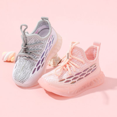 Sneakers da bambina a righe traspiranti e traspiranti in maglia impiombata a LED