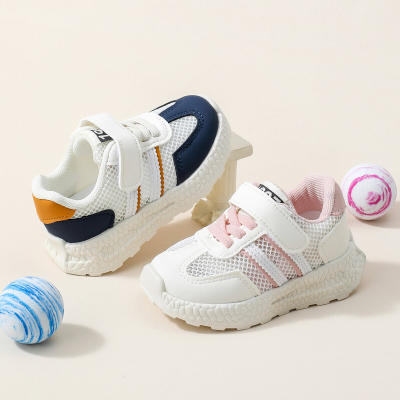 حذاء رياضي بشريط فيلكرو مرقع بألوان متباينة للفتيات الصغيرات