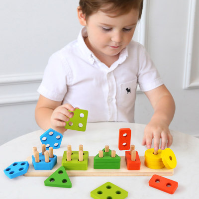 Juguetes de bloques a juego con forma de tablero de inteligencia geométrica